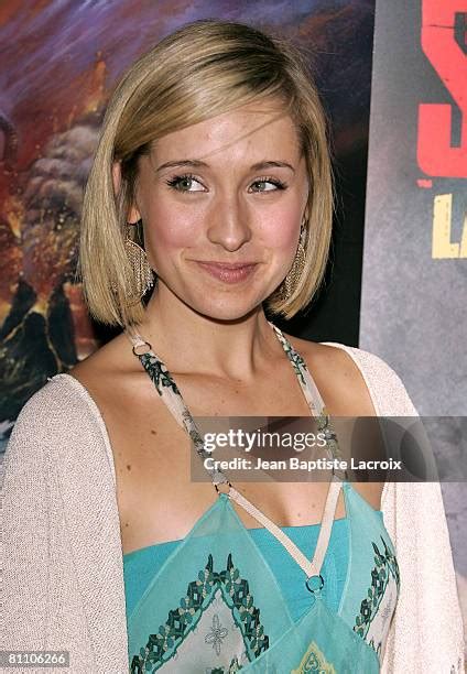 402 Allison Mack Photos & High Res Pictures